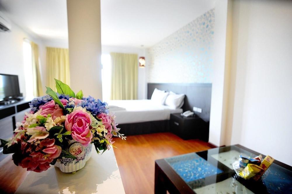 Rhienchai Place Hotel Surat Thani Exterior foto